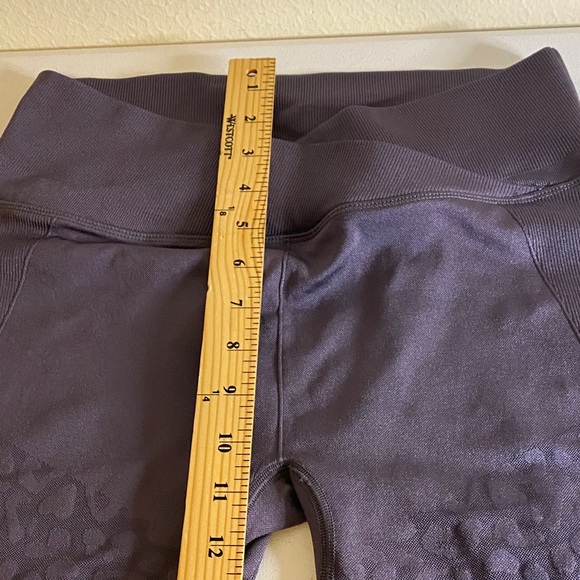 Victoria's Secret Capris Leggings in Deep Purple Sz L - Picture 6 of 11